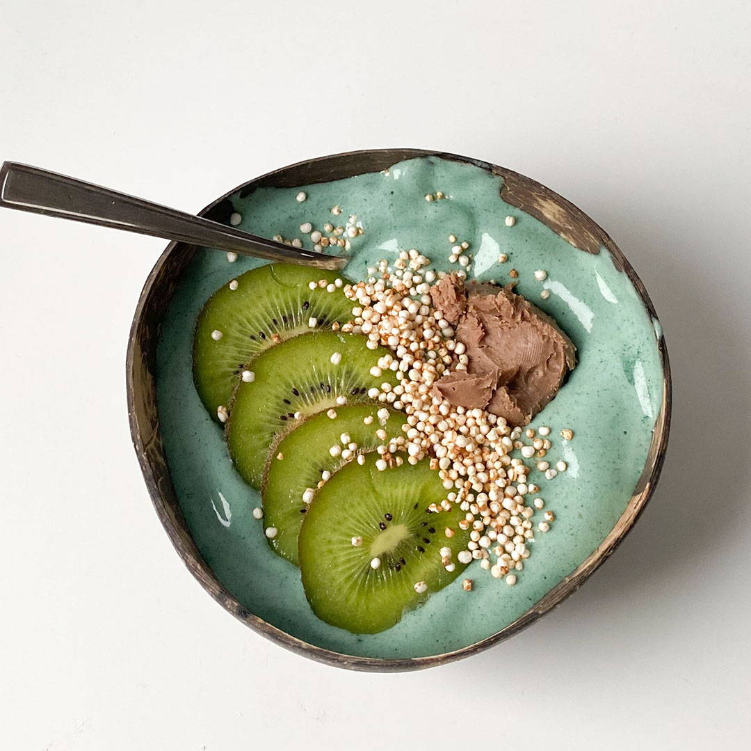 Krämig grön smoothiebowl